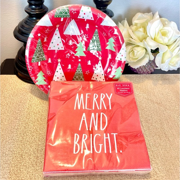 NWT Gold Foil MERRY CHRISTMAS Party Plate Bundle - Picture 3 of 3